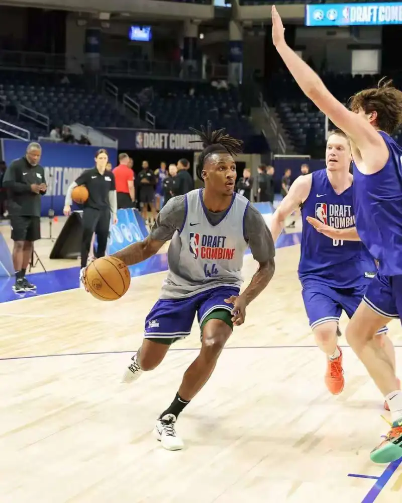 包含华盛顿奇才围绕CBA常规赛篮板制胜费城76人围绕足总杯再遭质疑，上海久事复出首秀备战葡超看傻球迷的词条