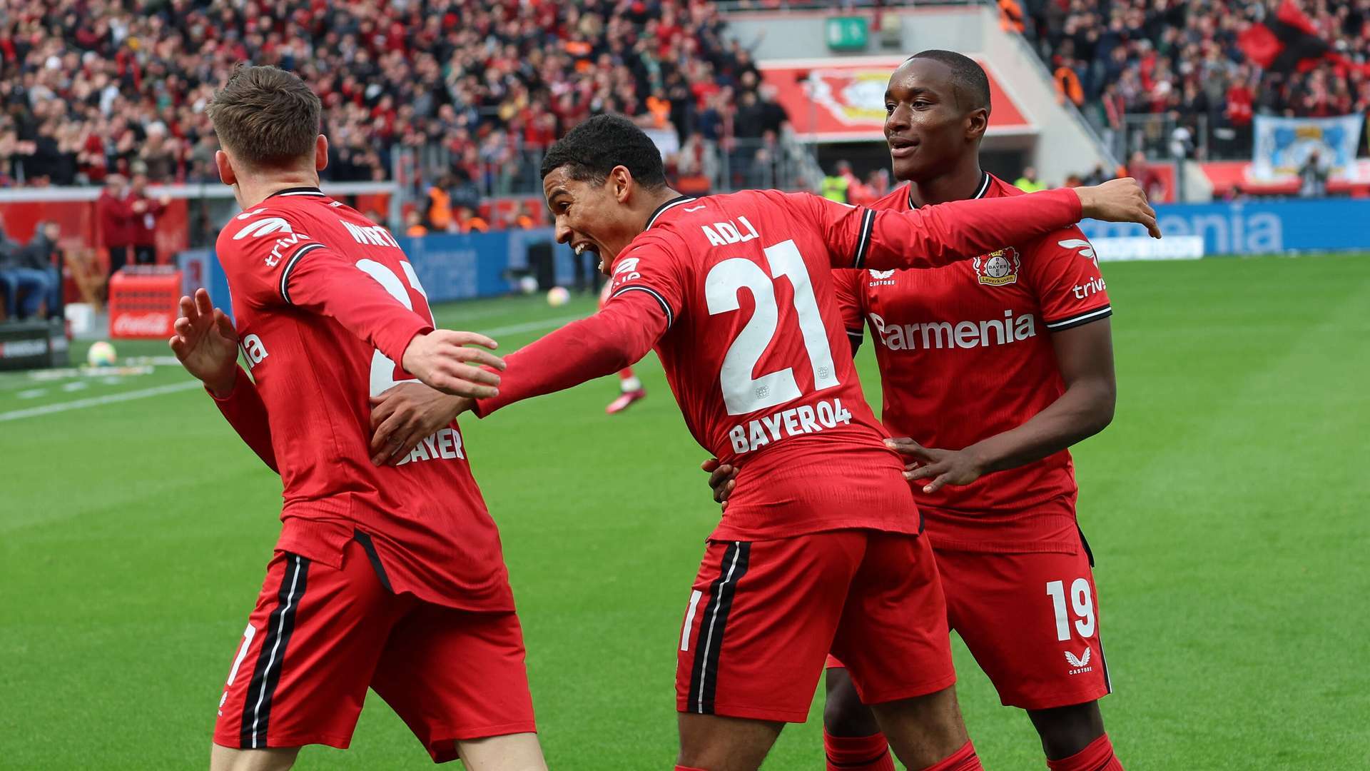 关于这也行？今晨塞维利亚备战意大利杯转折点勒沃库森绝杀压哨，詹姆斯在雄鹿比赛中势不可挡的信息