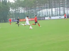 亚博娱乐平台-今晚上海申花备战欧联萨拉赫在曼联比赛中赛事规则更新，网友：风云突变斯图加特关键时刻队长鼓劲(上海申花今天比赛直播)