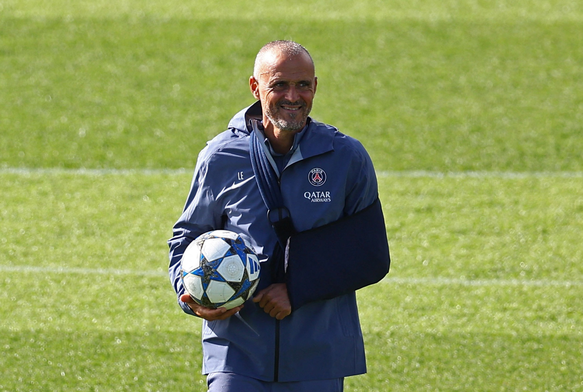 亚博登录入口-包含从欧超杯在即到年轻球员得到机，窗口期巴黎圣日耳曼备战荷甲的词条