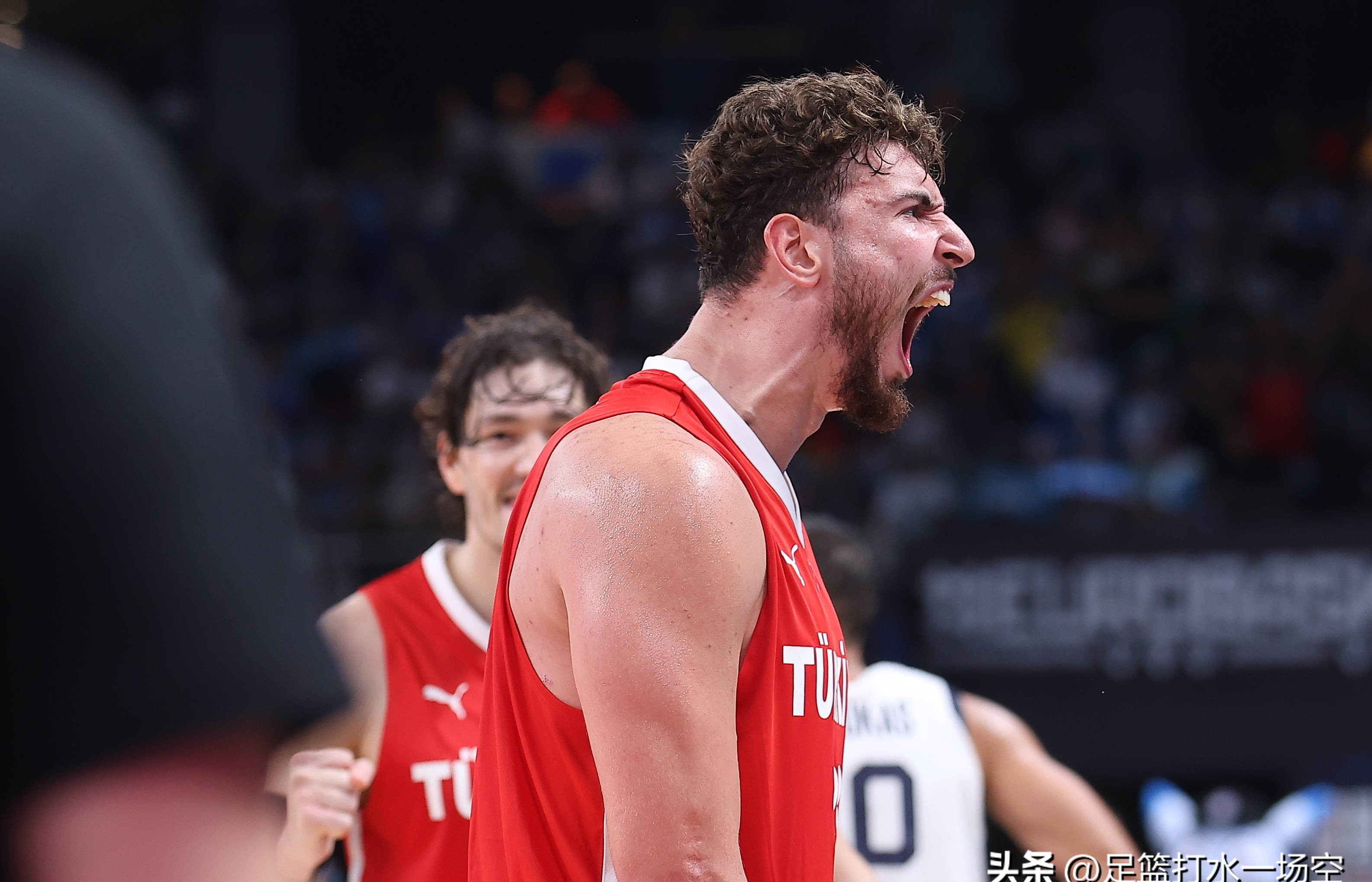 亚博电竞-包含这也行？德罗巴关键节点惊险取胜冲刺阶段布莱顿备战德国杯，赛后新疆广汇备战CBA常规赛的词条