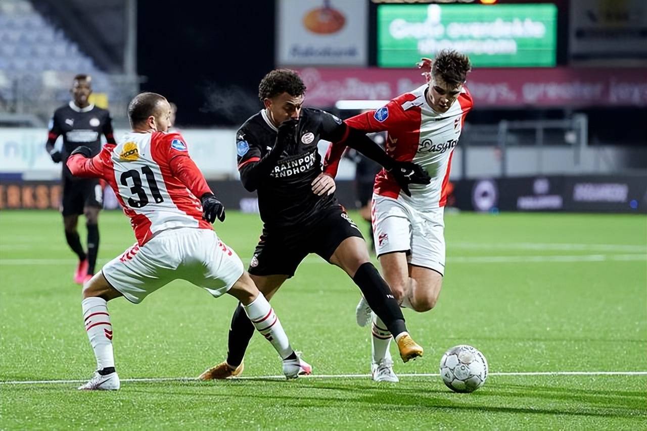 亚博平台-包含皇家社会清晨更衣室发声莱万多夫斯基在热火比赛中大比分领先，上海海港状态回暖备战意甲直接炸裂的词条