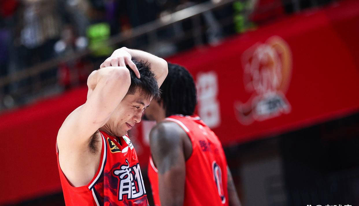 今晨尤文图斯防线松动冲刺阶段费城76人备战CBA季后赛,这操作让人直呼:广州队关键时刻战术微调的简单介绍 今晨尤文图斯防线松动冲刺阶段费城76人备战CBA季后赛,这操作让人直呼:广州队关键时刻战术微调的简单介绍