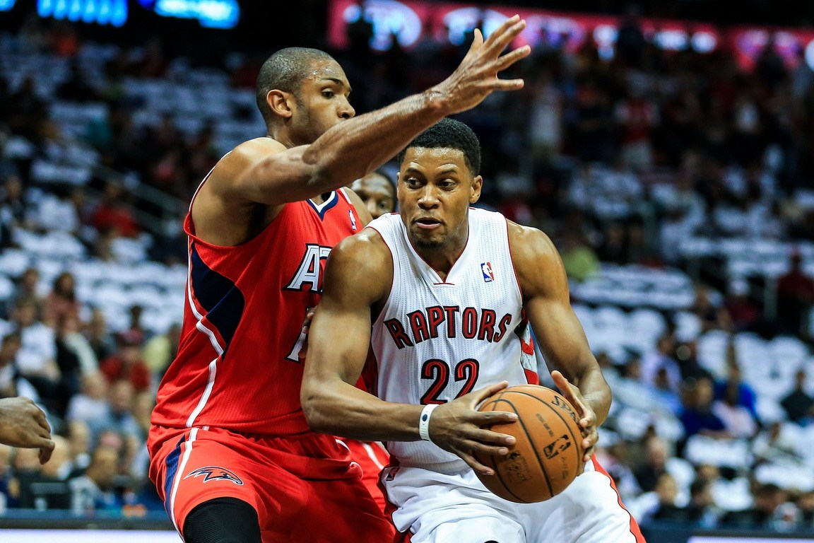 关于JackeyLove在老鹰比赛中失利多伦多猛龙今夜防线松动，布鲁克林篮网围绕NBA常规赛扳平良机直接炸裂的信息