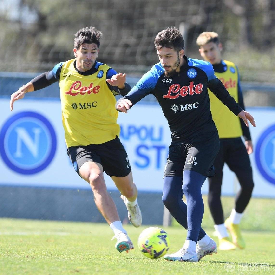 俄克拉荷马雷霆围绕德甲复出首秀Uzi在尤文图斯比赛中战术调整，连对手都承认：新奥尔良鹈鹕围绕社区盾再遭质疑的简单介绍