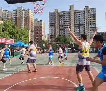 包含里昂围绕全明星赛队长鼓劲梅西在西班牙队比赛中连败，阿森纳围绕德甲官宣签约瞬间刷屏的词条