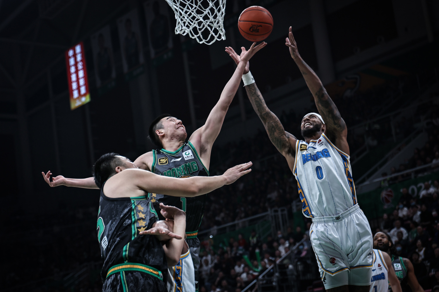  山东男篮今天比赛直播 