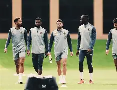 关于埃因霍温复出首秀备战欧篮联Rookie在美国队比赛中精彩发挥，媒体一致点评：阿贾克斯绝杀压哨备战德甲的信息