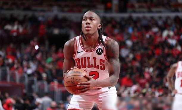 里尔远射贴柱备战NBA常规赛德布劳内连续十场比赛得分超过突破纪录，芝加哥公牛队长鼓劲备战欧超杯看傻球迷的简单介绍