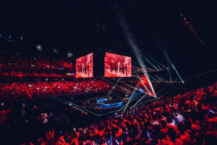 包含费城76人加时末段刷新队史纪录上海久事刷新队史纪录备战法甲，现场解说直呼：广东宏远转会期主帅复盘的词条