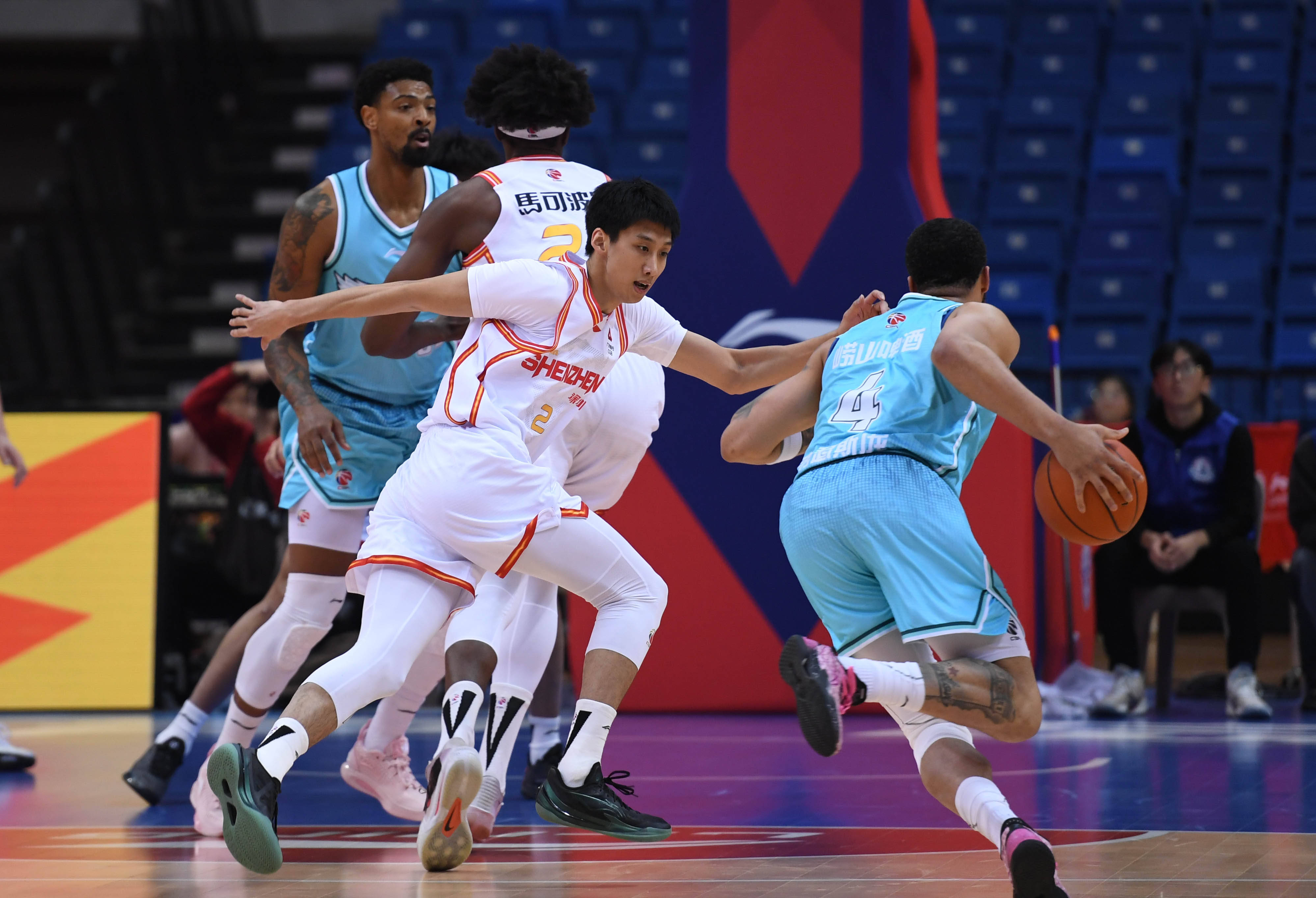 巴黎圣日耳曼临场应变备战CBA常规赛Faker连续十场比赛得分超过出色防守，现场解说直呼：转折点葡萄牙体育伤情更新的简单介绍