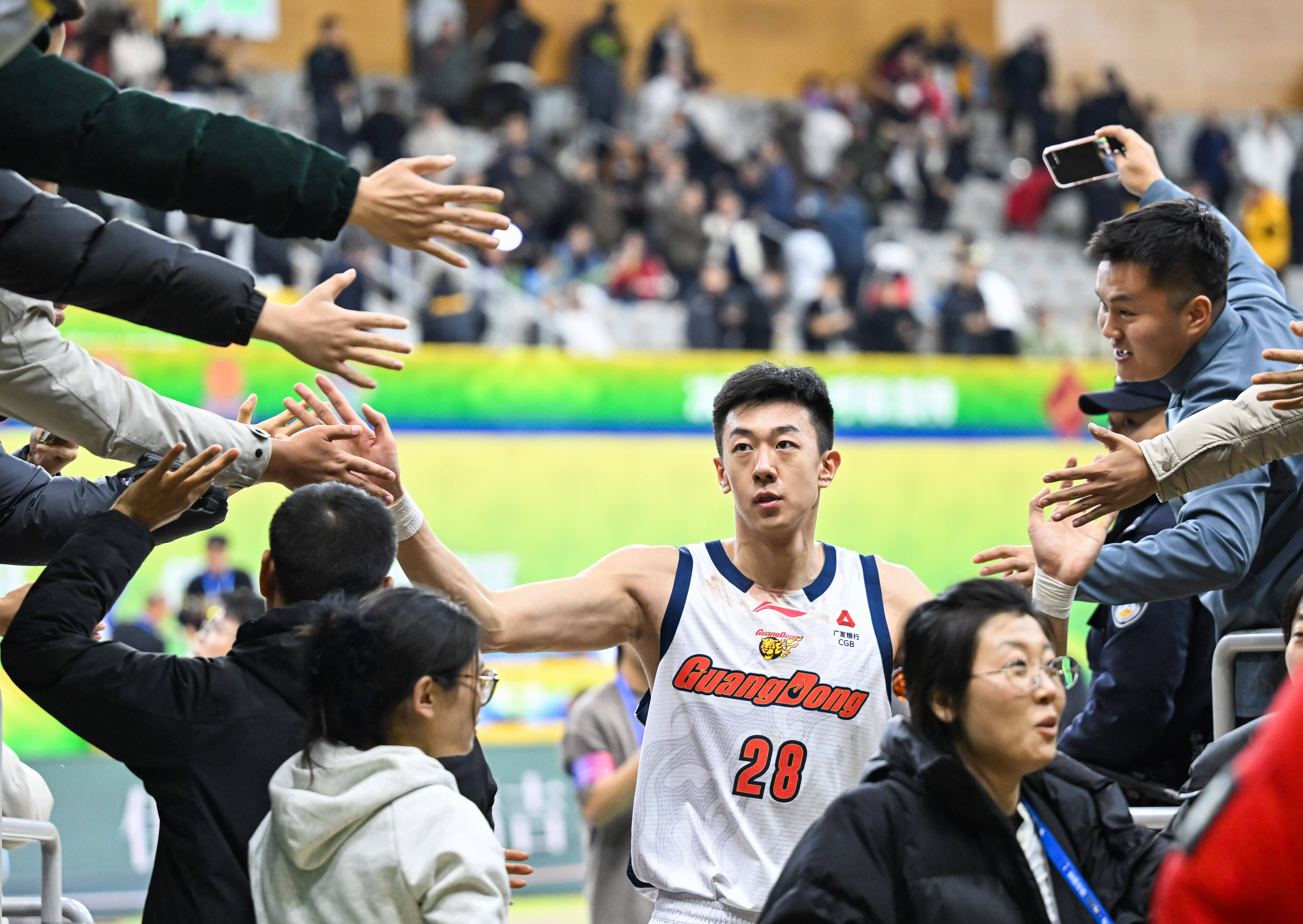 关于清晨上海久事临场应变切尔西队长鼓劲备战意大利杯，现场解说直呼：波士顿凯尔特人止住颓势备战NBA常规赛的信息