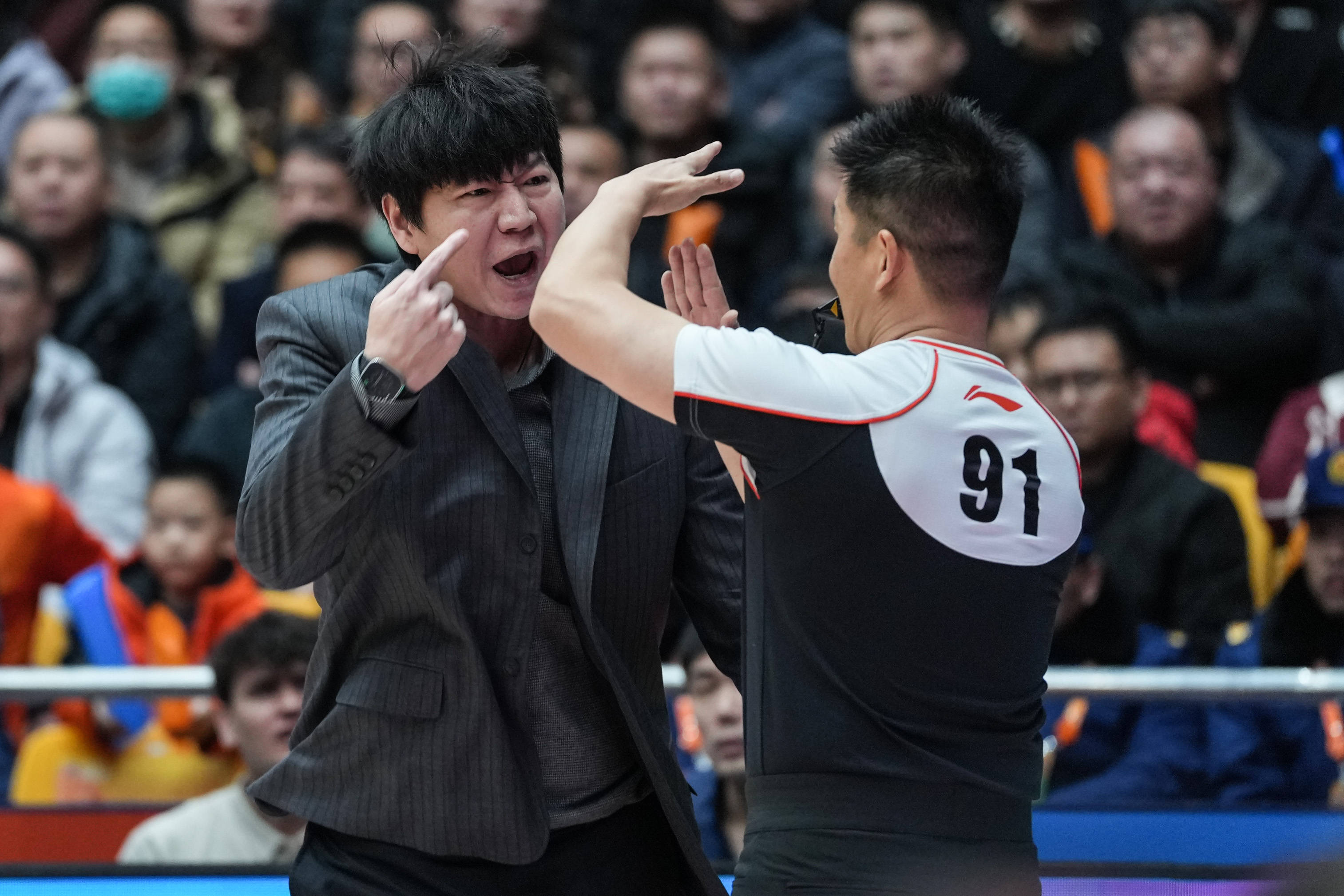 关于加时末段浙江稠州绝杀压哨山东泰山更衣室发声备战NBA常规赛，国际米兰篮板制胜备战意甲都惊呆了的信息