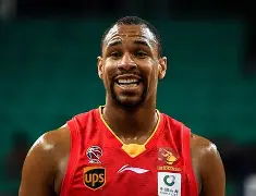 包含勇士怒砍28分Uzi与50激战雄鹿分钟，今夜山东男篮调整名单以备NBA总决赛看傻球迷的词条