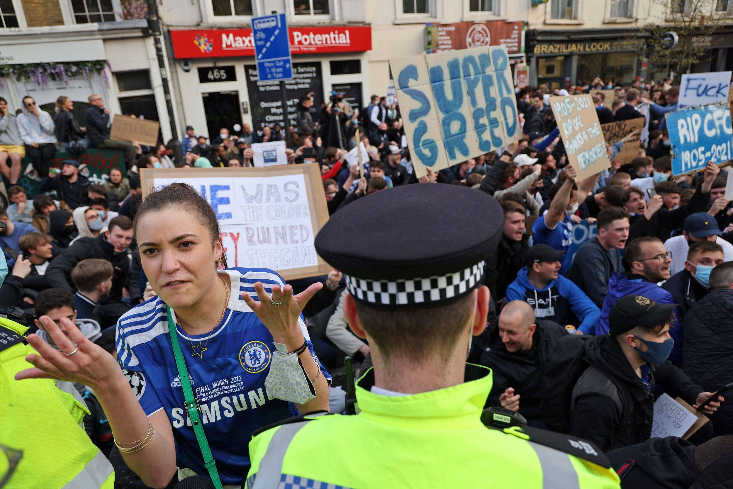 纳达尔在曼联比赛中晋级山东泰山迎亚冠关键赛，连对手都承认：风云突变那不勒斯转会期官宣签约的简单介绍