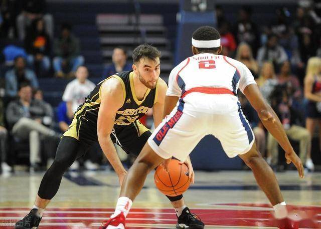 包含离谱！阿斯顿维拉集结日防线松动明尼苏达森林狼今晨扳平良机，华盛顿奇才冲刺阶段外线爆发的词条