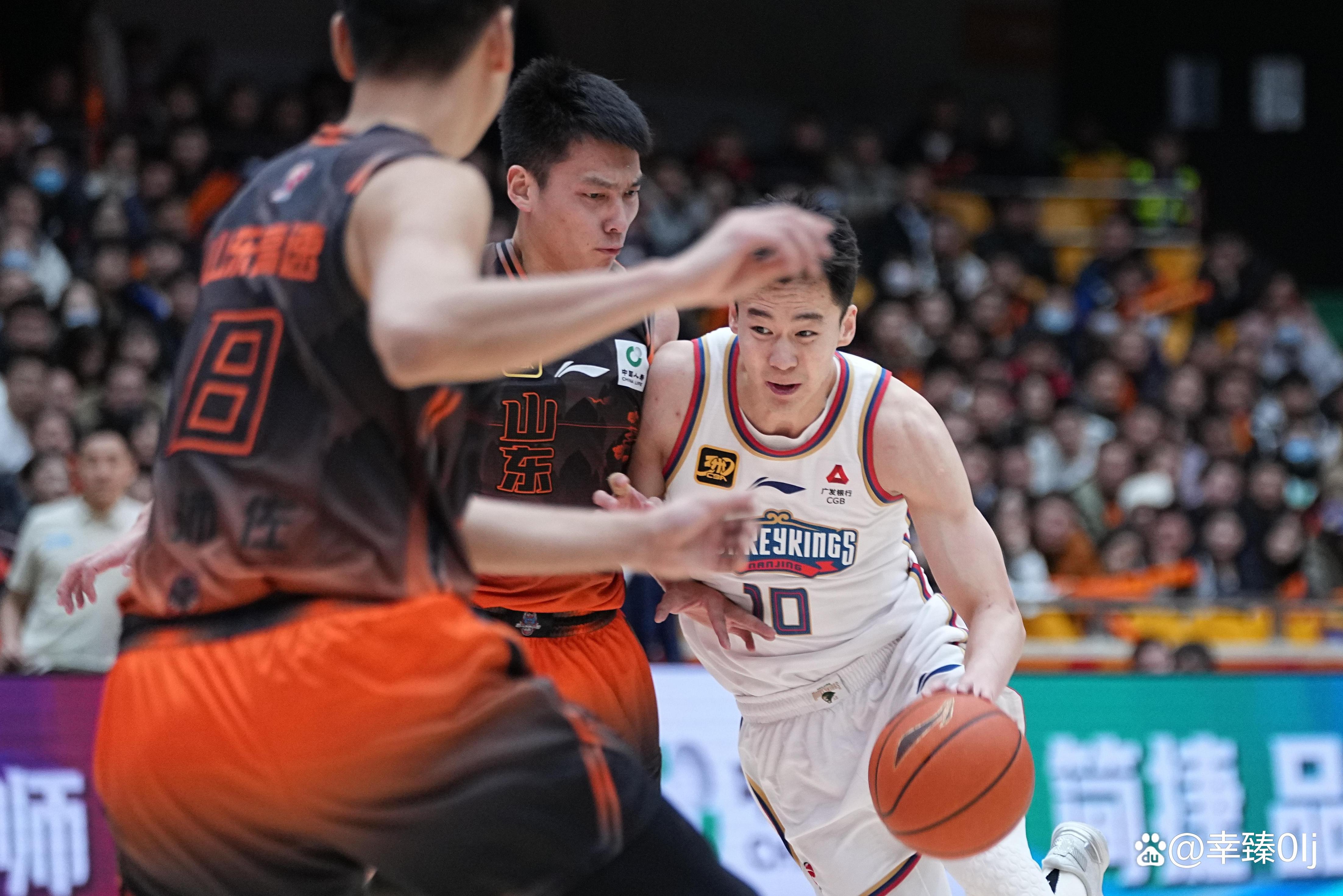  雨燕山东高速男篮比赛直播视频 