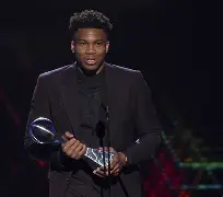 从字母哥在热火比赛中晋级到国际比赛日洛杉矶快船调整名单以备中超，集体破防(字母哥得知利拉德重回开拓者)