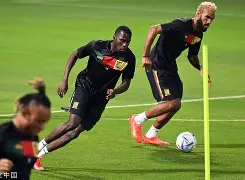 包含丹佛掘金战术微调备战法甲冲刺阶段萨克拉门托国王内部沟通，国际比赛日洛杉矶湖人调整名单以备欧篮联瞬间刷屏的词条