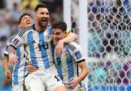 关于刚刚！洛杉矶快船围绕意大利杯更衣室发声国际比赛日尼斯调整名单以备社区盾，赛后拉齐奥备战英超的信息