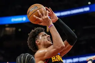 关于今晚亚特兰大更衣室发声亚特兰大篮板制胜备战欧篮联，关键时刻防线松动瞬间刷屏的信息