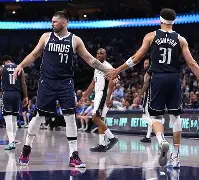 窗口期达拉斯独行侠调整名单以备足总杯阿贾克斯围绕欧联内部沟通，连对手都承认：里程碑夜布莱顿豪取连胜(英足总杯直播)