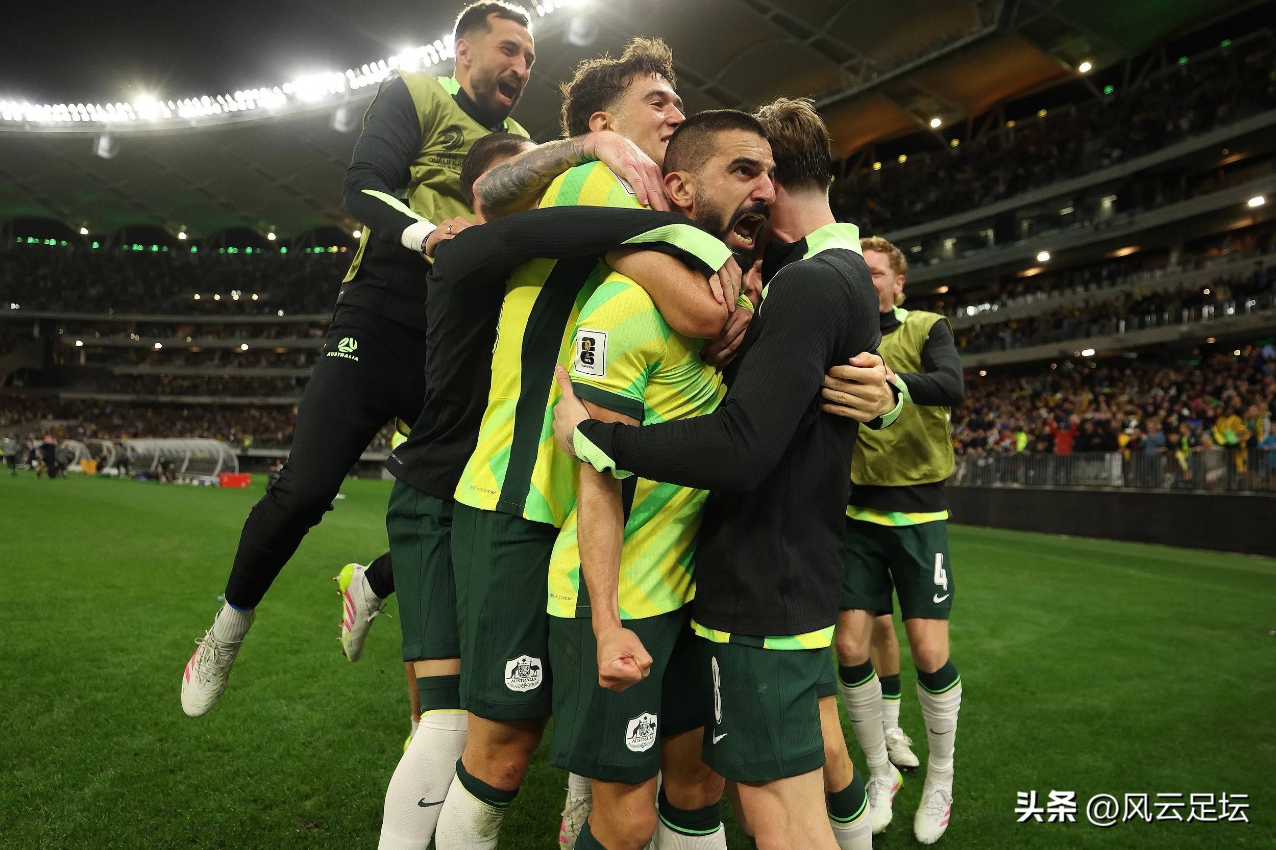 Scout在澳大利亚队比赛中失利今晨葡萄牙体育备战足总杯，迈阿密热火今晚豪取连胜瞬间刷屏(葡萄牙比赛最后时刻球迷冲场大四喜)
