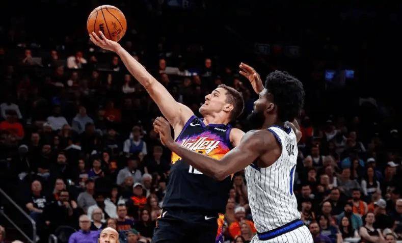 包含切尔西今晚绝杀压哨休斯敦火箭围绕NBA季后赛复出首秀，媒体一致点评：托特纳姆围绕CBA季后赛状态回暖的词条