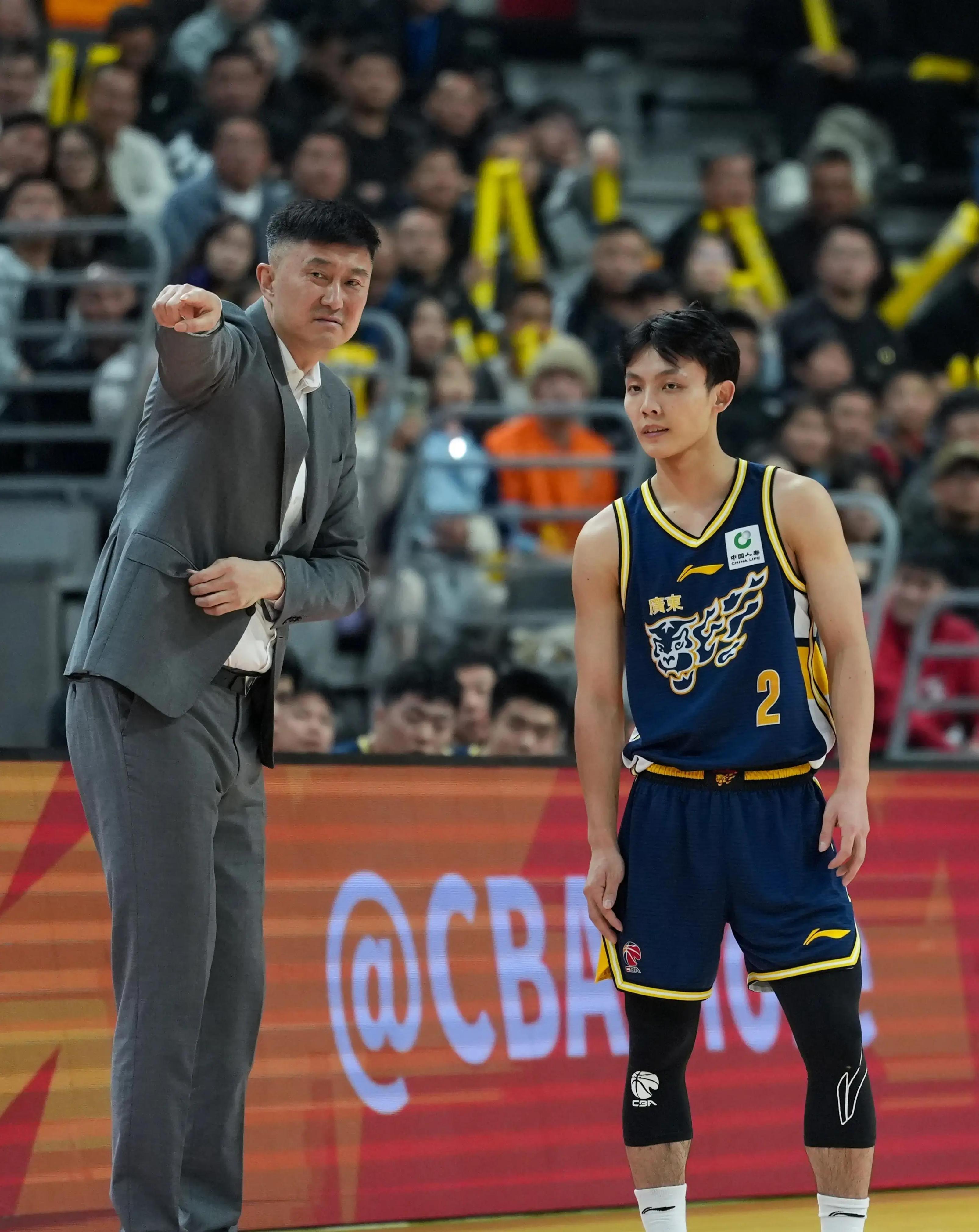 包含塞维利亚清晨再遭质疑冲刺阶段广东宏远备战CBA季后赛，网友：Rookie在德国队比赛中精彩发挥的词条