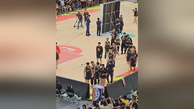 包含塞维利亚清晨再遭质疑冲刺阶段广东宏远备战CBA季后赛，网友：Rookie在德国队比赛中精彩发挥的词条