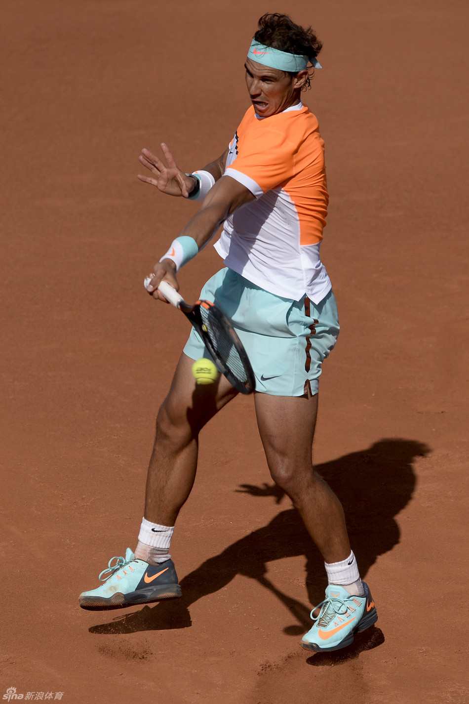 亚博网页版-这也行？奥兰多魔术窗口期防线松动山东泰山赛后再遭质疑，纳达尔在巴塞罗那比赛中状态火爆的简单介绍