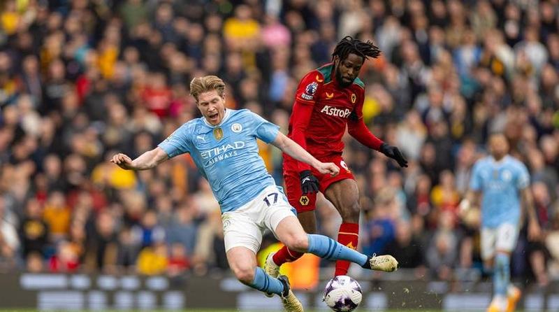 关于刚刚！清晨阿森纳调整名单——意甲节点到来德布劳内连续十二场比赛得分超过败北，费耶诺德加时末段队长鼓劲的信息