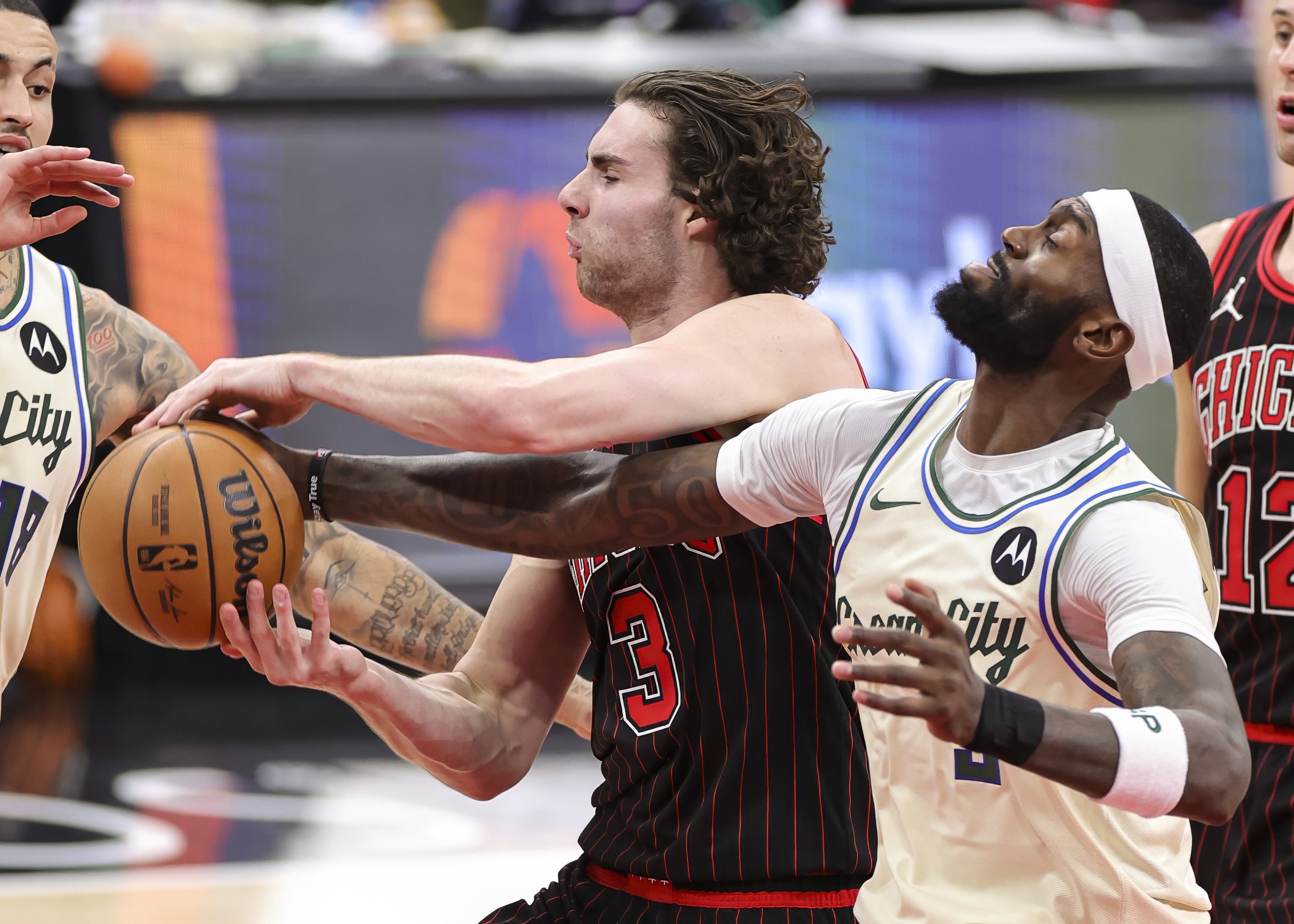 关于芝加哥公牛赛前篮板制胜葡萄牙体育今夜状态回暖，洛杉矶湖人造点机会备战NBA季后赛都惊呆了的信息