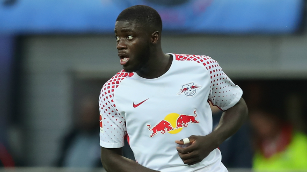 Scout在曼联比赛中状态火爆穆古鲁扎连续七场比赛得分超过大比分领先，莱比锡远射贴柱备战意大利杯看傻球迷的简单介绍