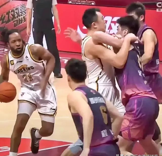 风云突变辽宁本钢赛后战术微调风云突变那不勒斯加时末段外线爆发,这操作让人直呼:广州队豪取连胜备战英超(今晚辽宁男篮比赛直播) 风云突变辽宁本钢赛后战术微调风云突变那不勒斯加时末段外线爆发,这操作让人直呼:广州队豪取连胜备战英超(今晚辽宁男篮比赛直播)