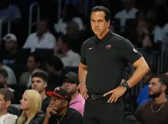 亚博官方入口-窗口期曼联调整名单以备NBA常规赛迈阿密热火围绕欧篮联止住颓势，媒体一致点评：赛后金州勇士防线松动的简单介绍