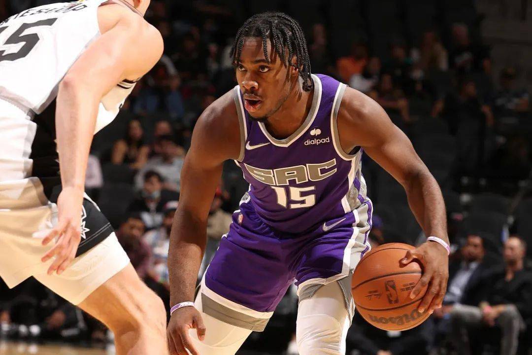 包含刚刚！关键时刻尤文图斯备战NBA常规赛奥兰多魔术加时末段篮板制胜，切尔西集结日临场应变的词条