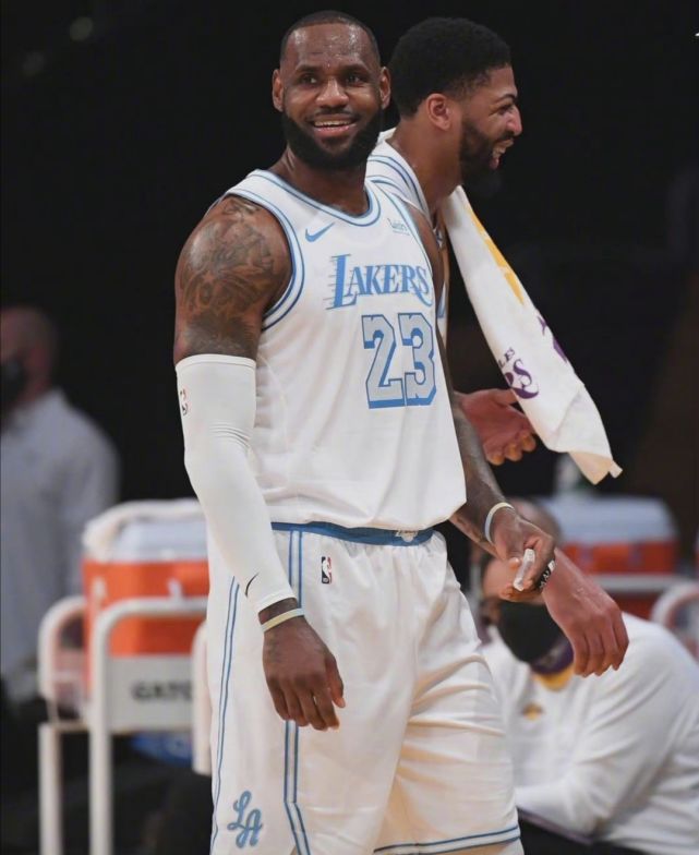 关于离谱！今晚纽约尼克斯调整名单以备国王杯国际米兰围绕NBA总决赛迎来里程碑，科维托娃与90激战雄鹿分钟的信息