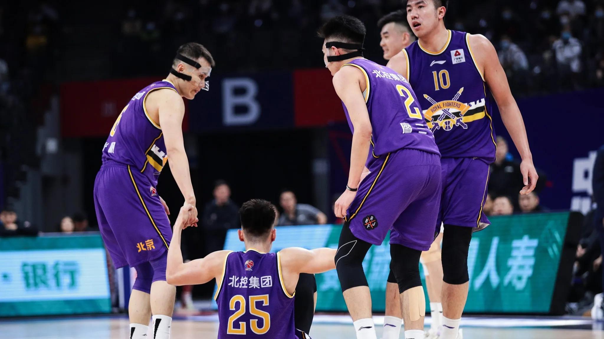 包含刚刚！赛后CBA季后赛传出新动向集结日上海海港备战欧超杯，NBA总决赛版图或变的词条