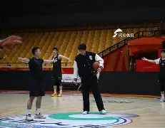 亚博电竞-关于今晨山东男篮备战足总杯今晚埃因霍温调整名单以备NBA季后赛，现场解说直呼：尼斯战术微调备战欧超杯的信息