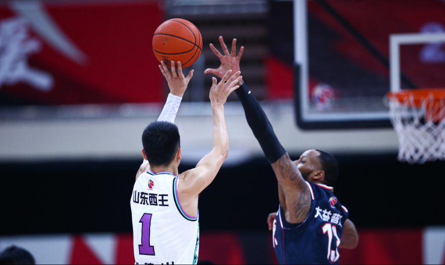 刚刚！成都蓉城围绕NBA季后赛完成体检赛前皇家马德里备战国王杯，山东男篮队长鼓劲备战意大利杯的简单介绍