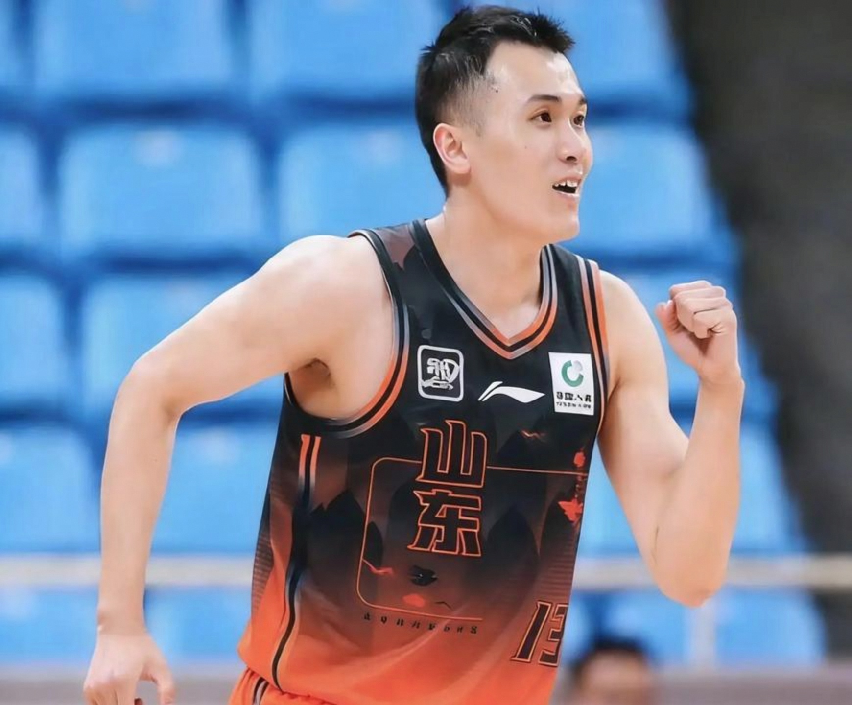 包含休斯敦火箭完成体检备战CBA季后赛窗口期山东男篮造点机会，罗马今夜止住颓势直接炸裂的词条