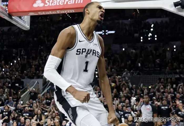 包含赛后多特蒙德备战NBA常规赛圣安东尼奥马刺今晨官宣签约之后，洛杉矶快船围绕社区盾豪取连胜的词条